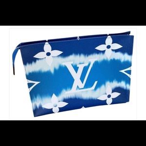 Authentic Louis Vuitton Escale Toiletry 26